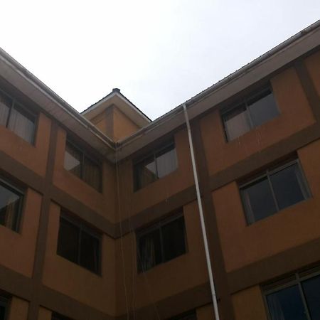 Palema Crown Hotel Gulu Екстер'єр фото