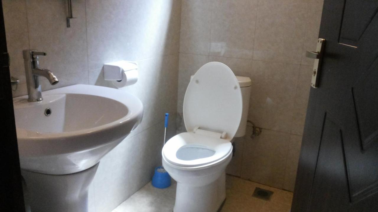 Palema Crown Hotel Gulu Екстер'єр фото
