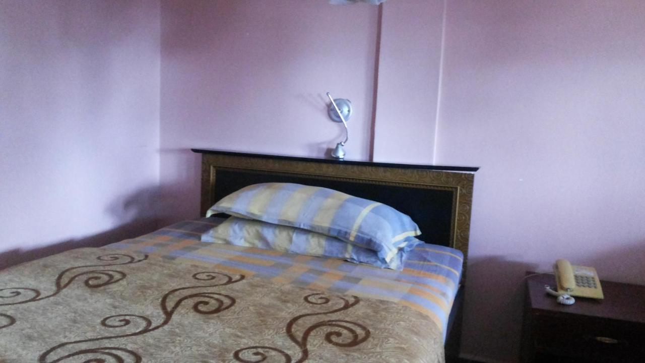 Palema Crown Hotel Gulu Екстер'єр фото