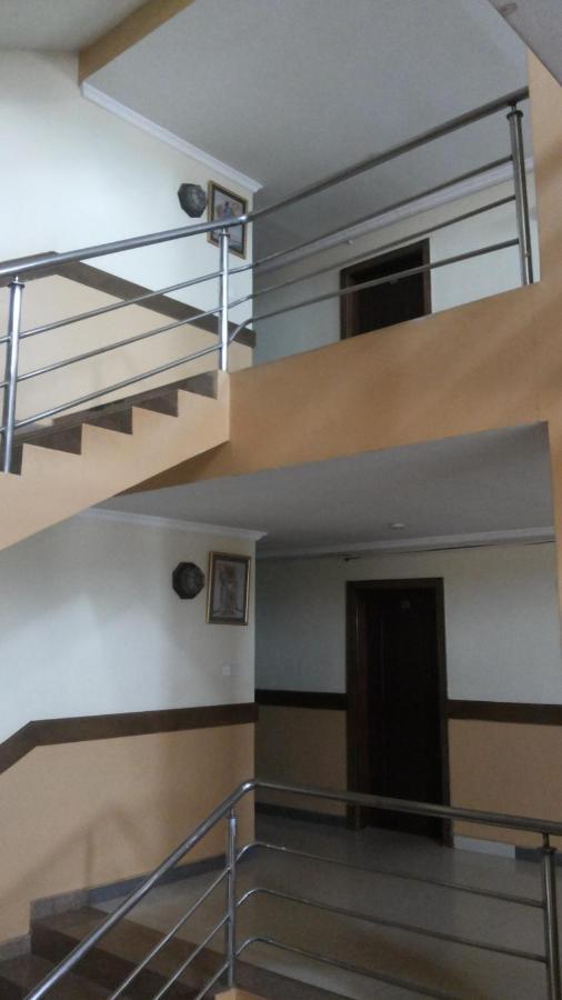 Palema Crown Hotel Gulu Екстер'єр фото