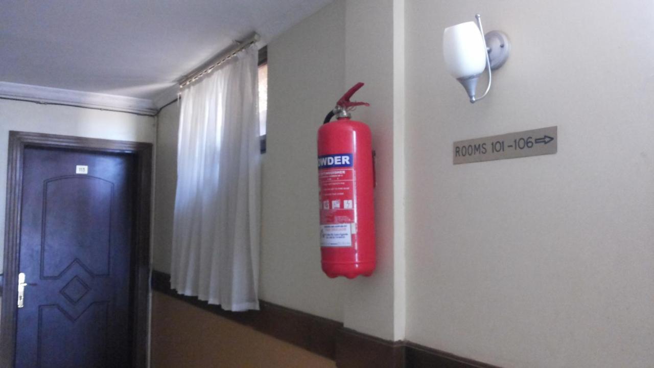 Palema Crown Hotel Gulu Екстер'єр фото