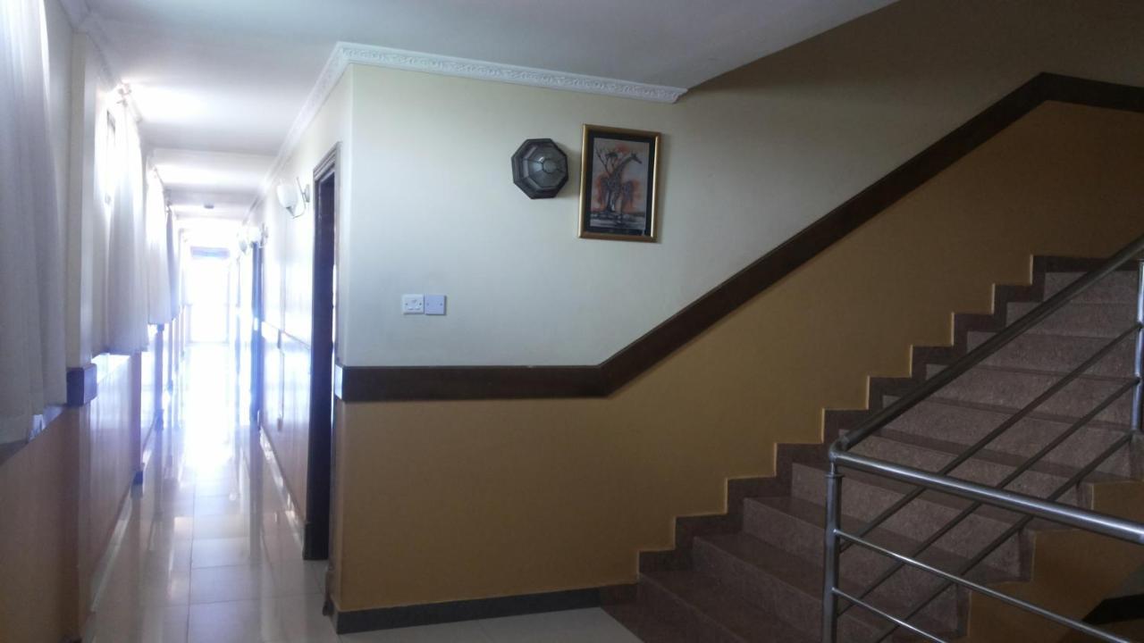 Palema Crown Hotel Gulu Екстер'єр фото