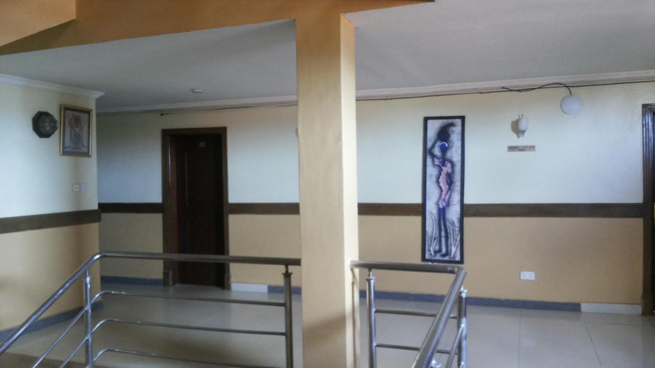 Palema Crown Hotel Gulu Екстер'єр фото