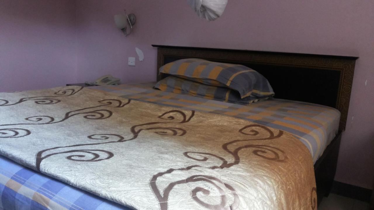 Palema Crown Hotel Gulu Екстер'єр фото